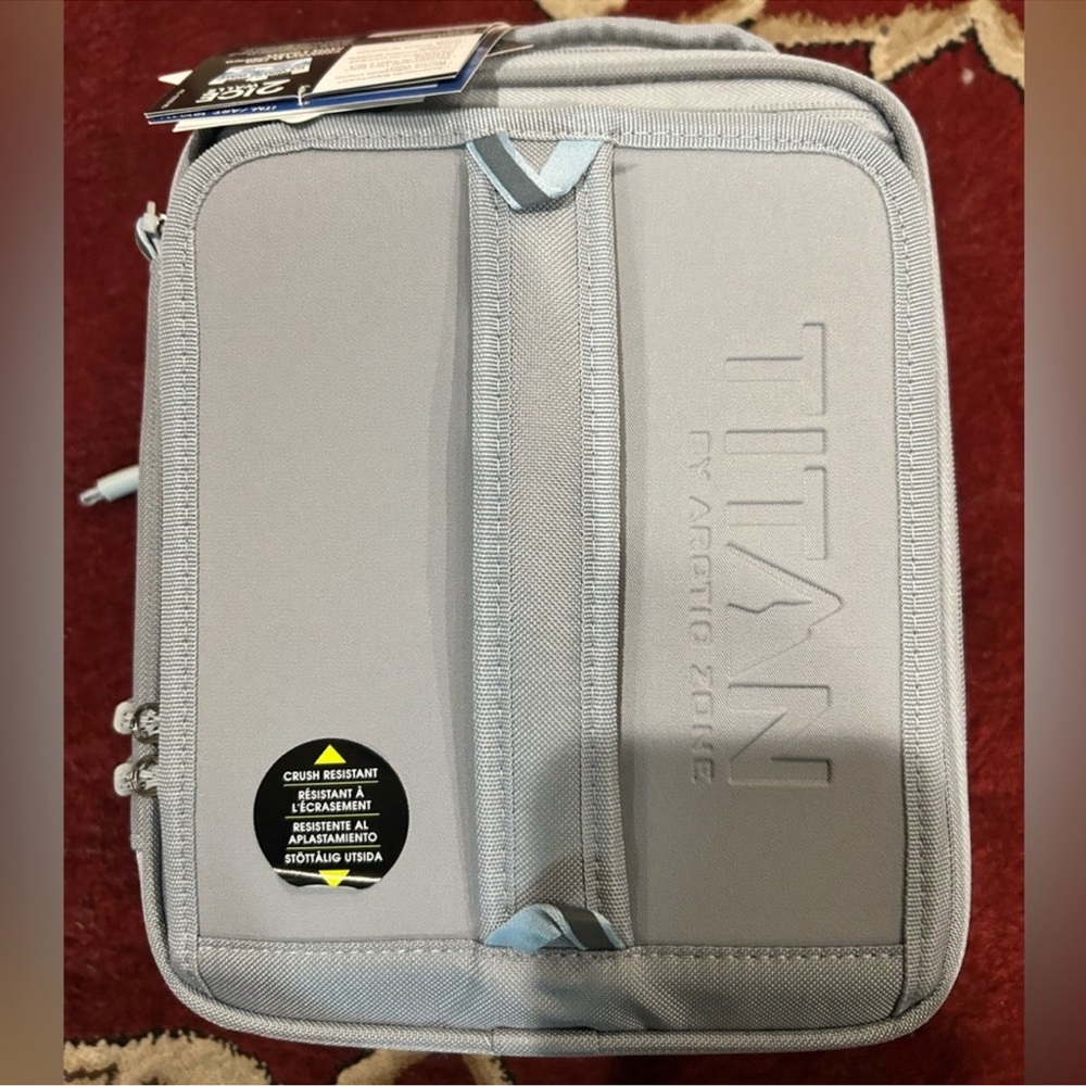 NWT Titan Arctic Zone Fridge Cold, Crush Resistant Lunch Pack with 2 Ice Walls